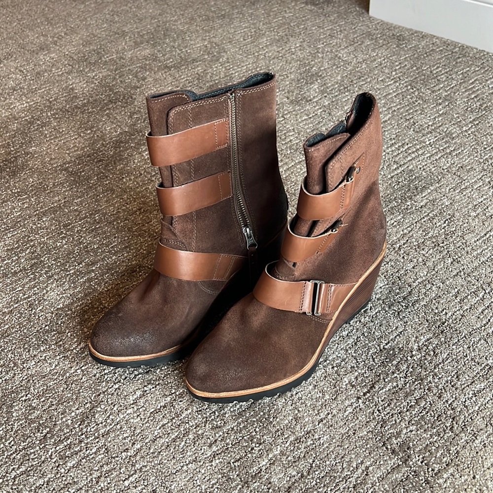 Sorel Brown Wedge Boots - Size 11